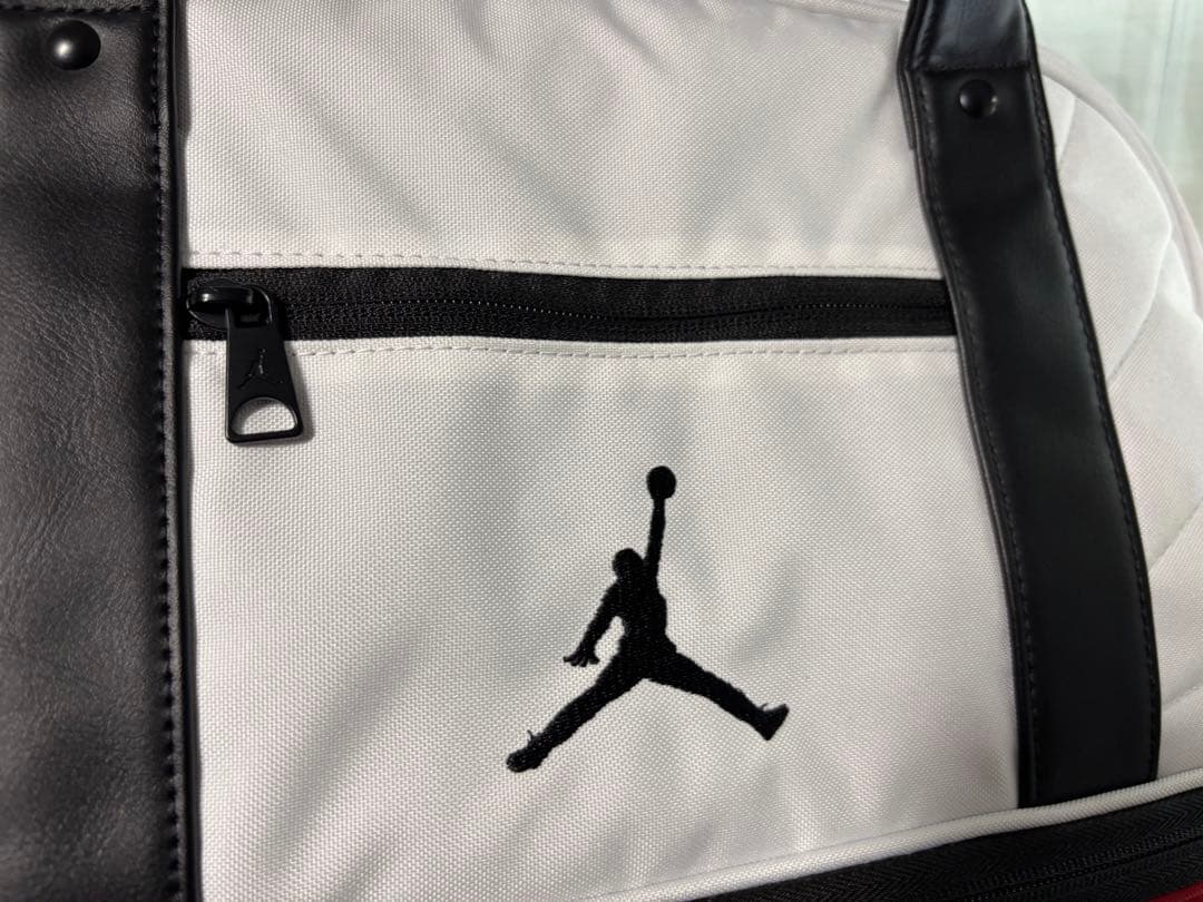 ナイキ　NIKE ジョーダン　ボストンバック　限定　シカゴカラー