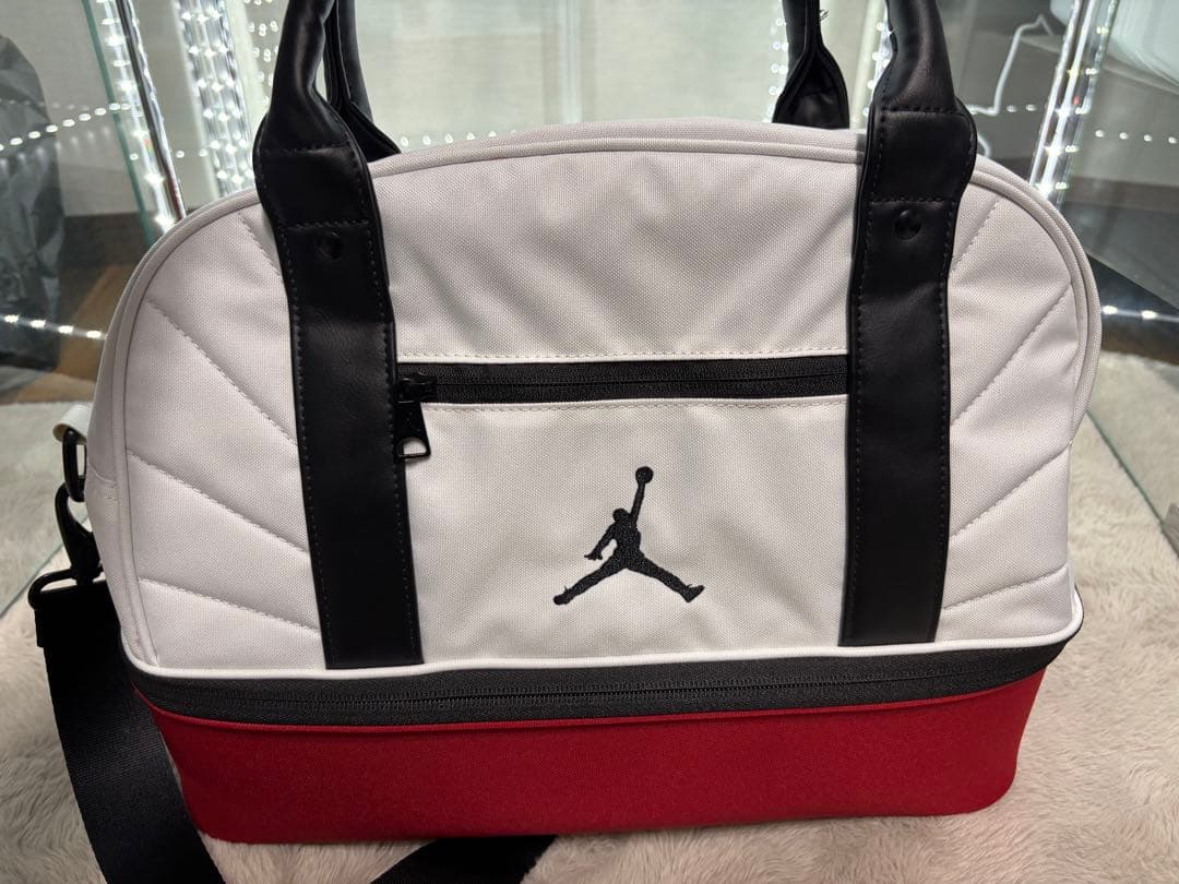 ナイキ　NIKE ジョーダン　ボストンバック　限定　シカゴカラー