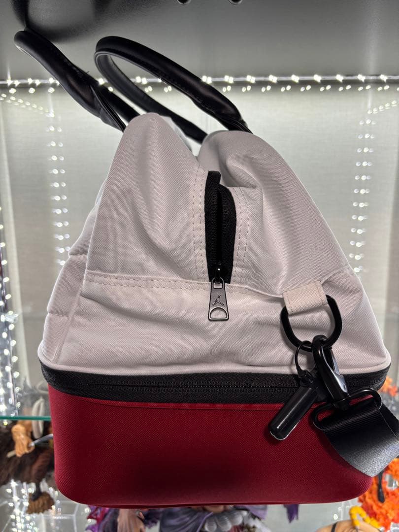 ナイキ　NIKE ジョーダン　ボストンバック　限定　シカゴカラー