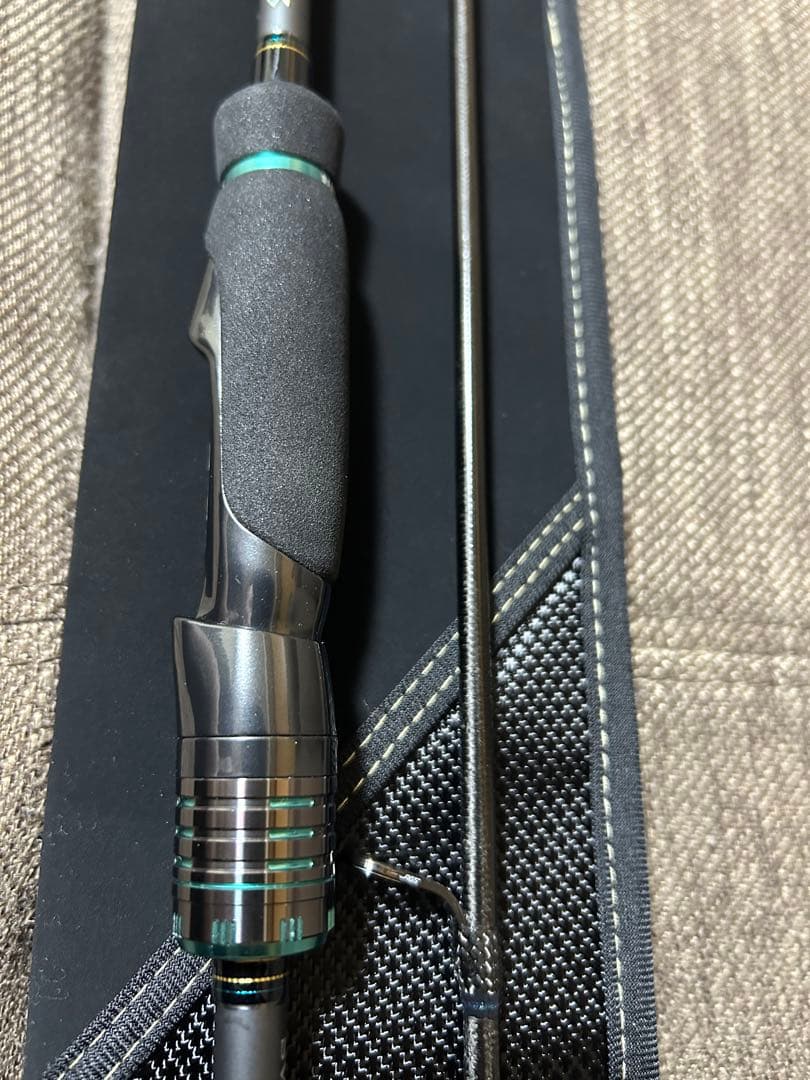 【極美品】ダイワ エメラルダス ストイスト ST 74 MMH-SMT