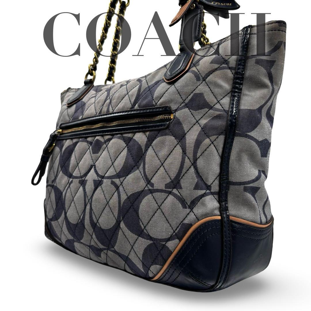 【良品】コーチ　トートバッグ　シグネチャー　キルティング　肩掛け　チャームレザー