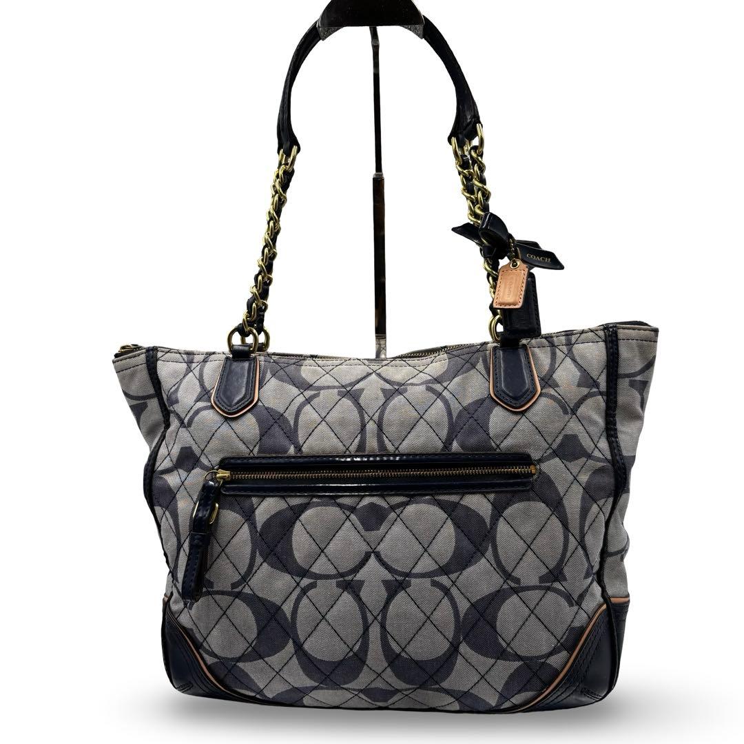 【良品】コーチ　トートバッグ　シグネチャー　キルティング　肩掛け　チャームレザー