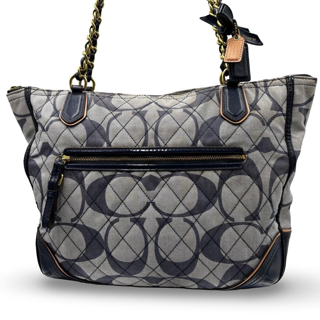 【良品】コーチ　トートバッグ　シグネチャー　キルティング　肩掛け　チャームレザー