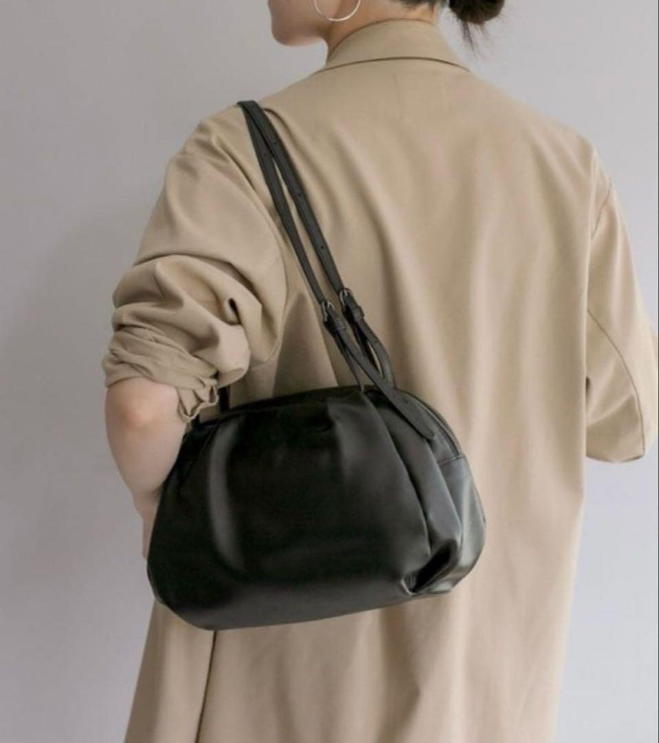 イアパピヨネ　本革 430g コロンボストンバッグ ブラック