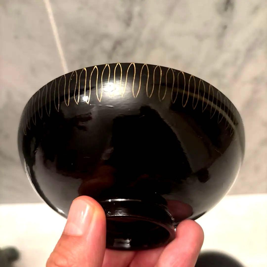 vegymm様金彩の幾何学模様が芸術的で現代アートのような佇まいの木製輪島漆塗り