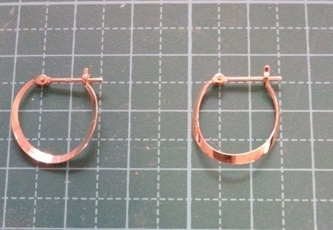 じ*こ様 K10ゴールド フープピアス