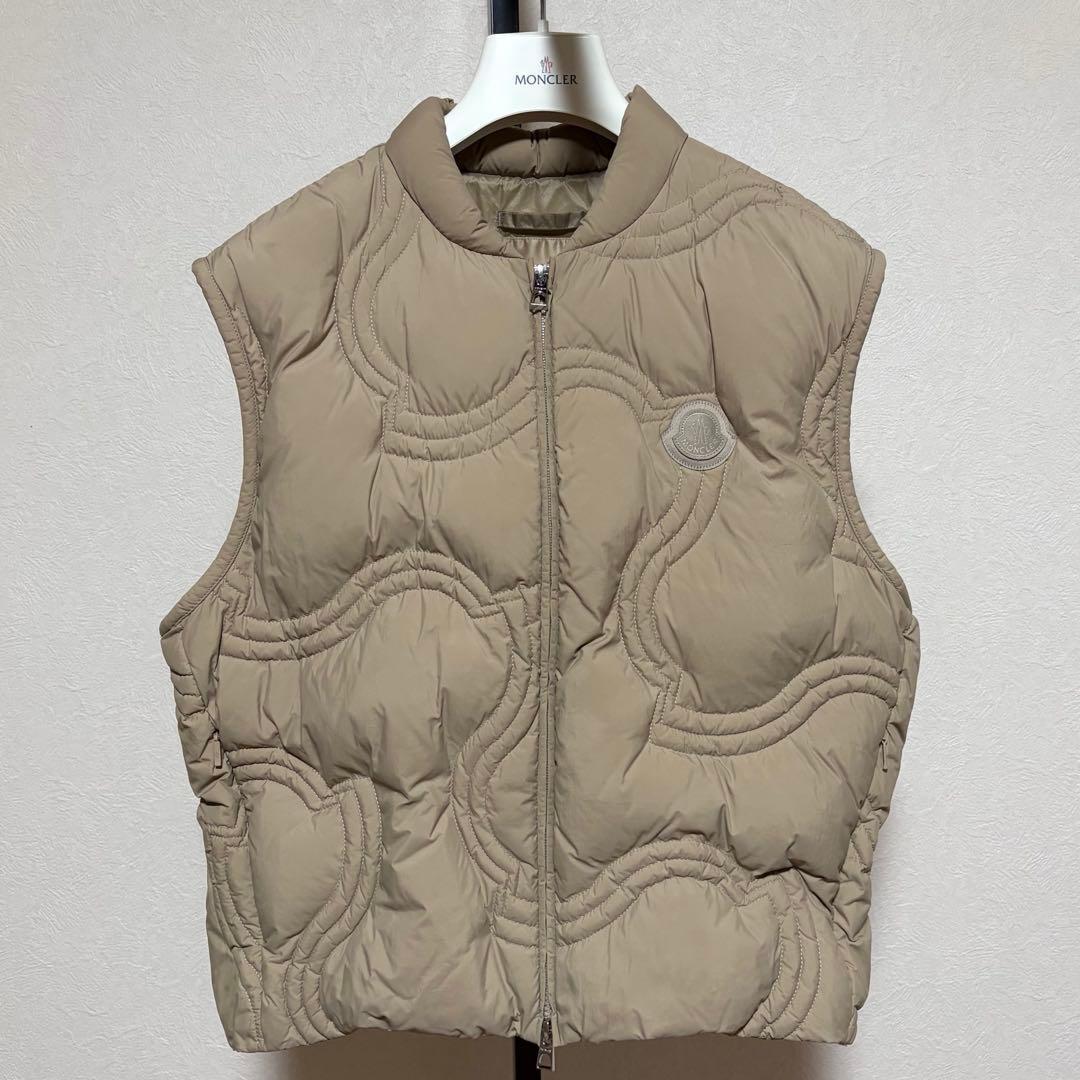 極美品⭐️DRUZY 2024 MONCLER ベージュ ダウンベスト4D166