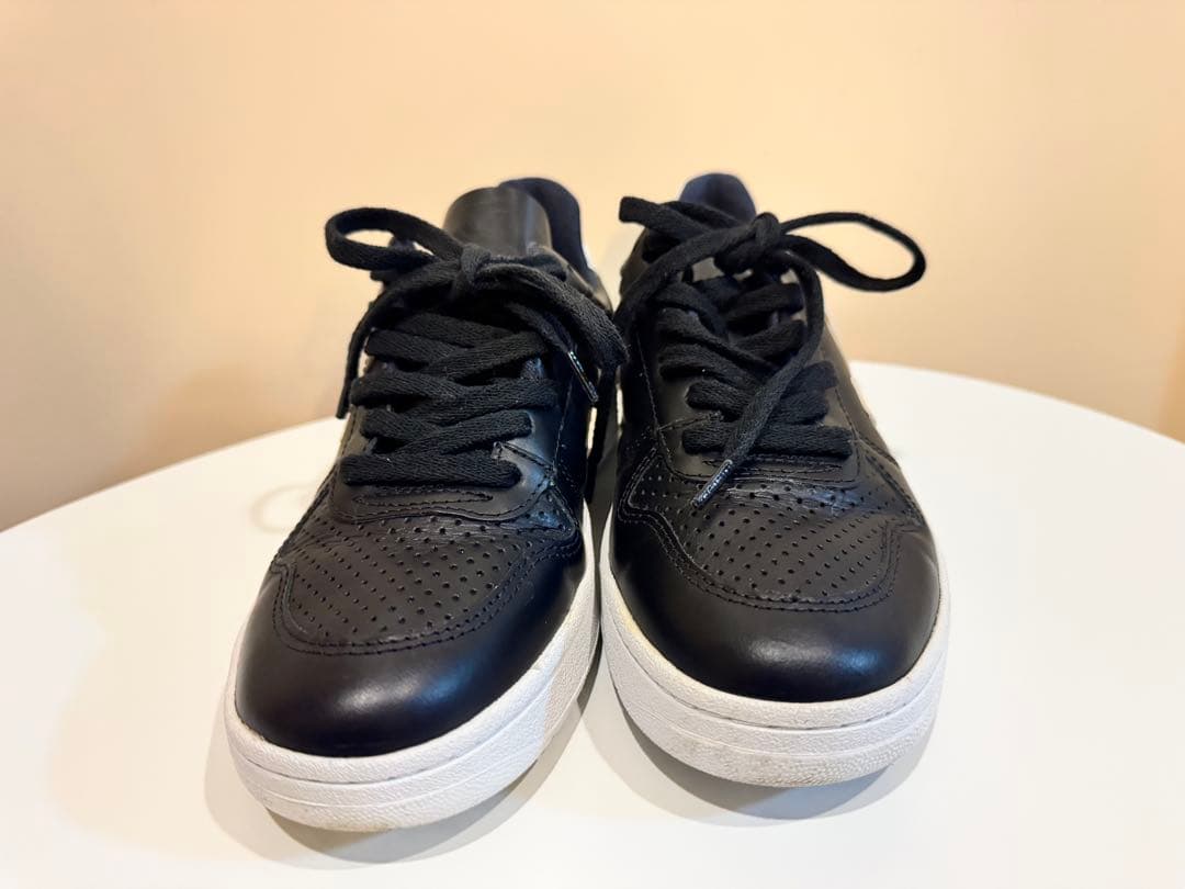 VEJA ブラックレザー スニーカー