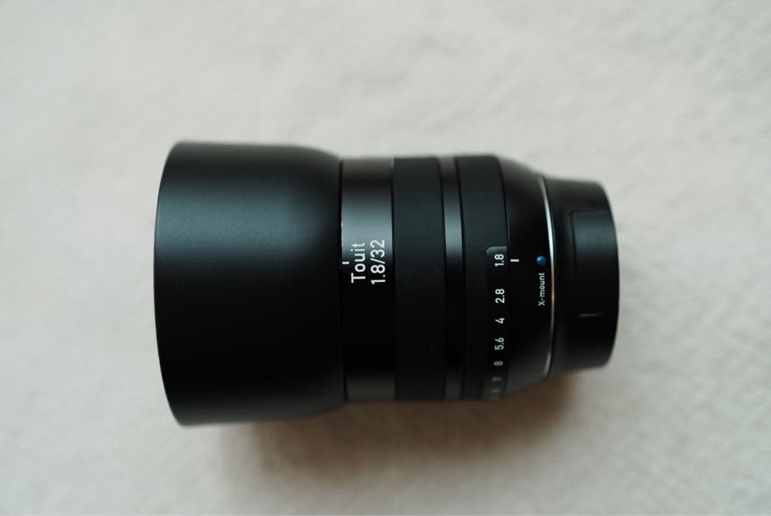 ZEISS Touit 32mm f/1.8 レンズ