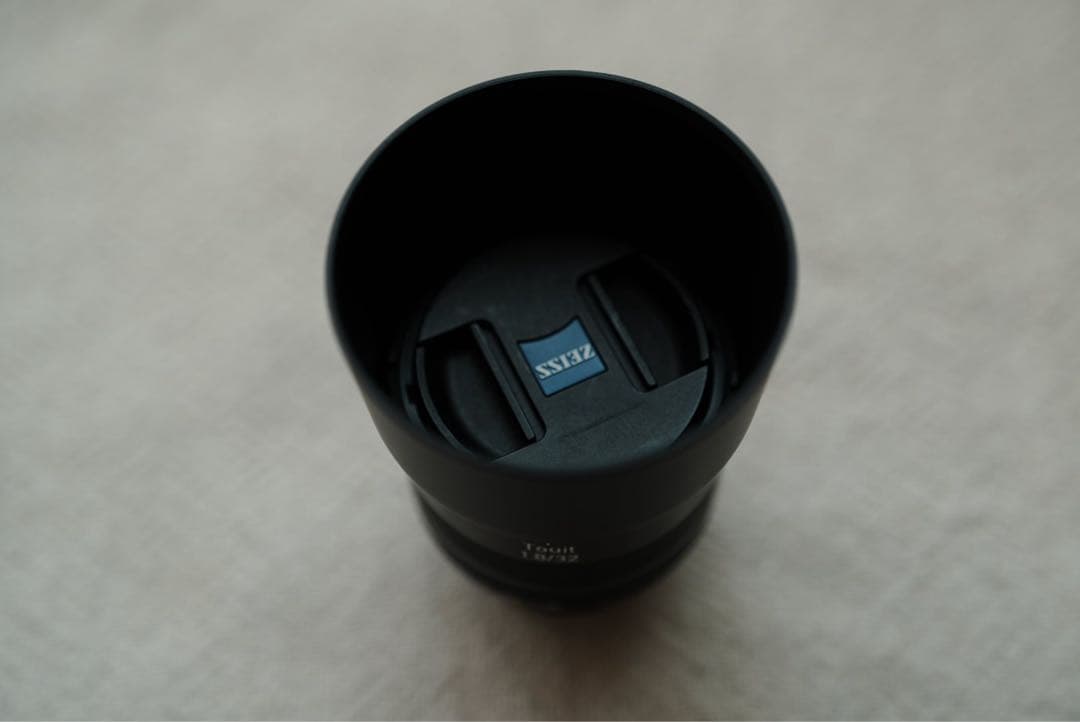 ZEISS Touit 32mm f/1.8 レンズ