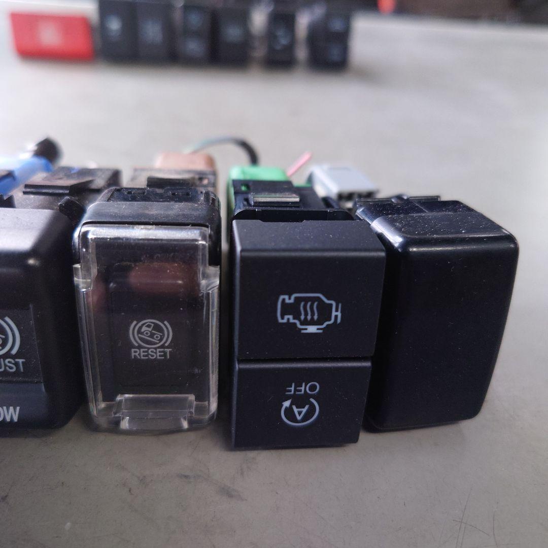 電装スイッチセット　令和6年登録　新型　エルフ　使用