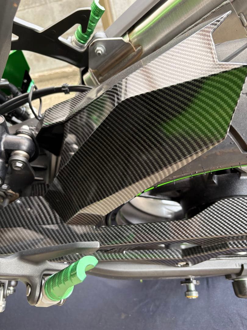 カーボン調リアフェンダー(ZX4RRに取付)