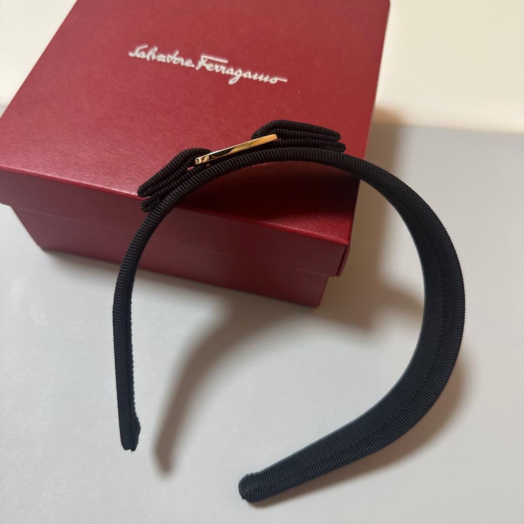 【美品】Salvatore Ferragamo フェラガモ カチューシャ リボン
