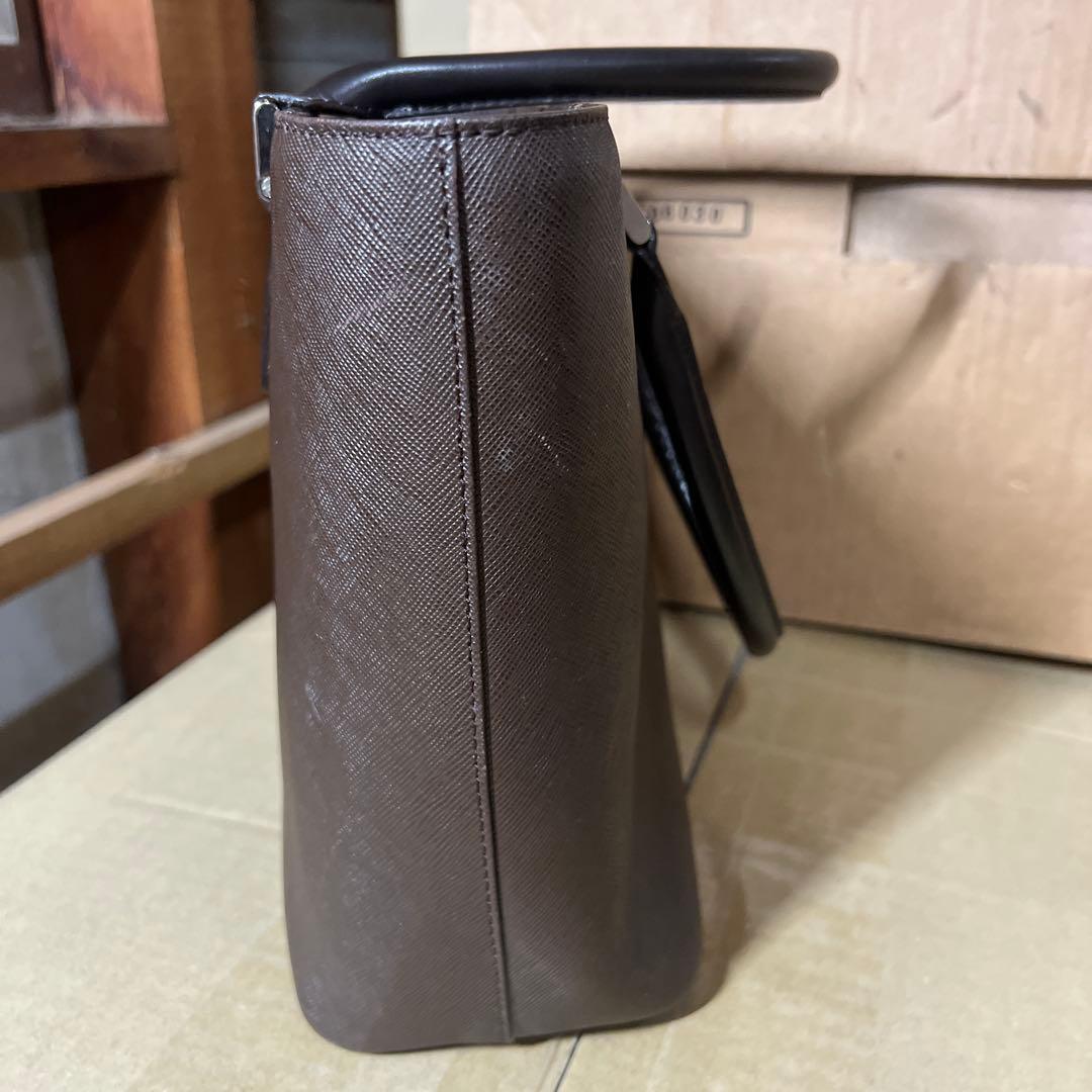 【美品】バーバリー トートバッグ ノバチェック サフィアーノレザー 自立