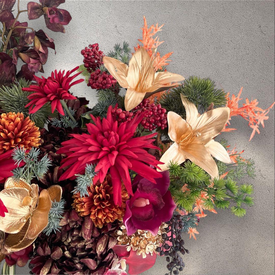 プレミアムフラワーアレンジ ゴールドベースに咲く豪華絢爛の和モダンアレンジ