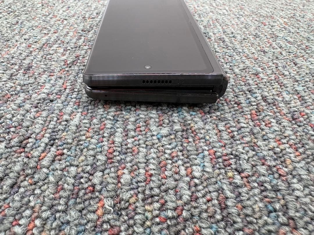 Galaxy Z Fold2 5G　256GB　スマホ　Android　970