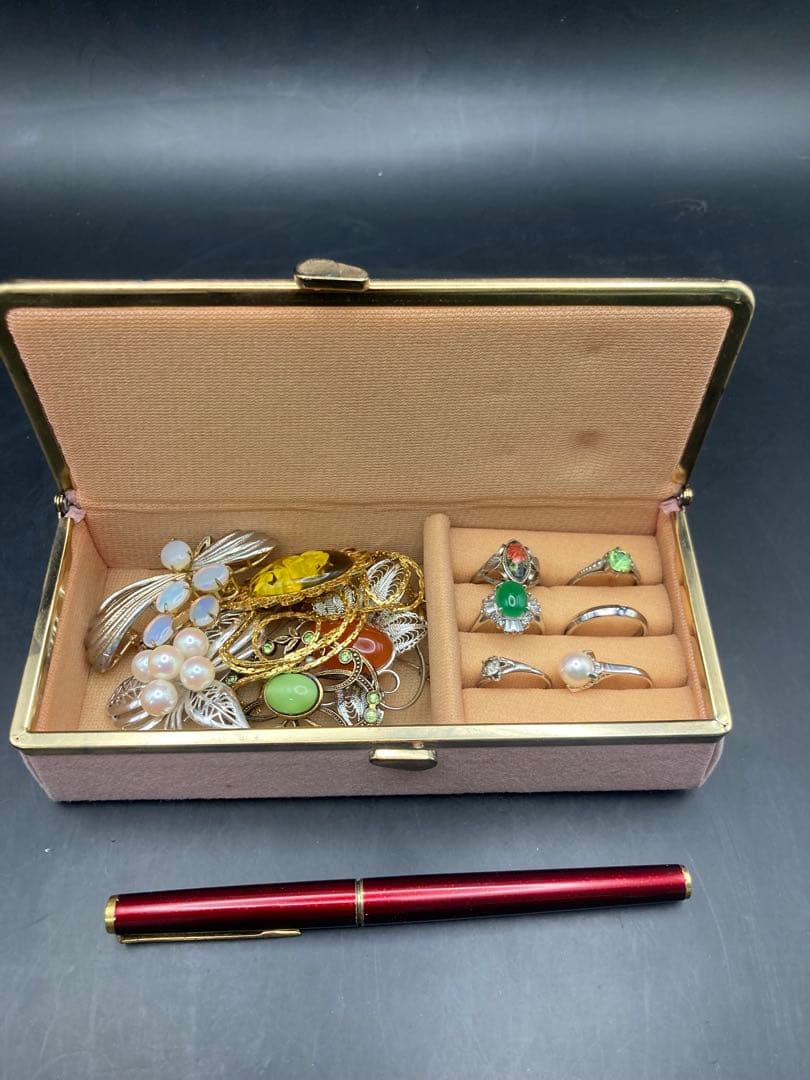 B 遺品整理品　アクセサリーまとめ