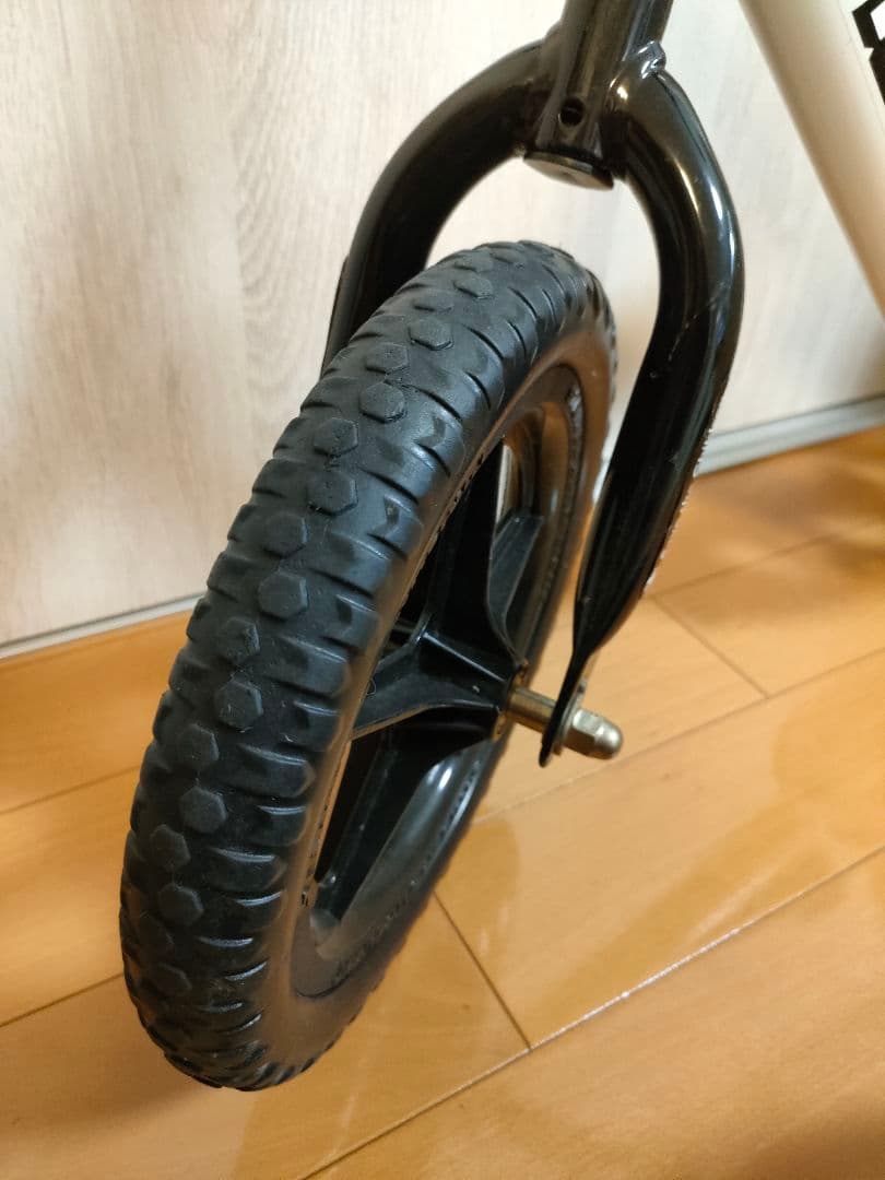 ストライダー 12インチ 白 スポーツモデル ホワイト STRIDER