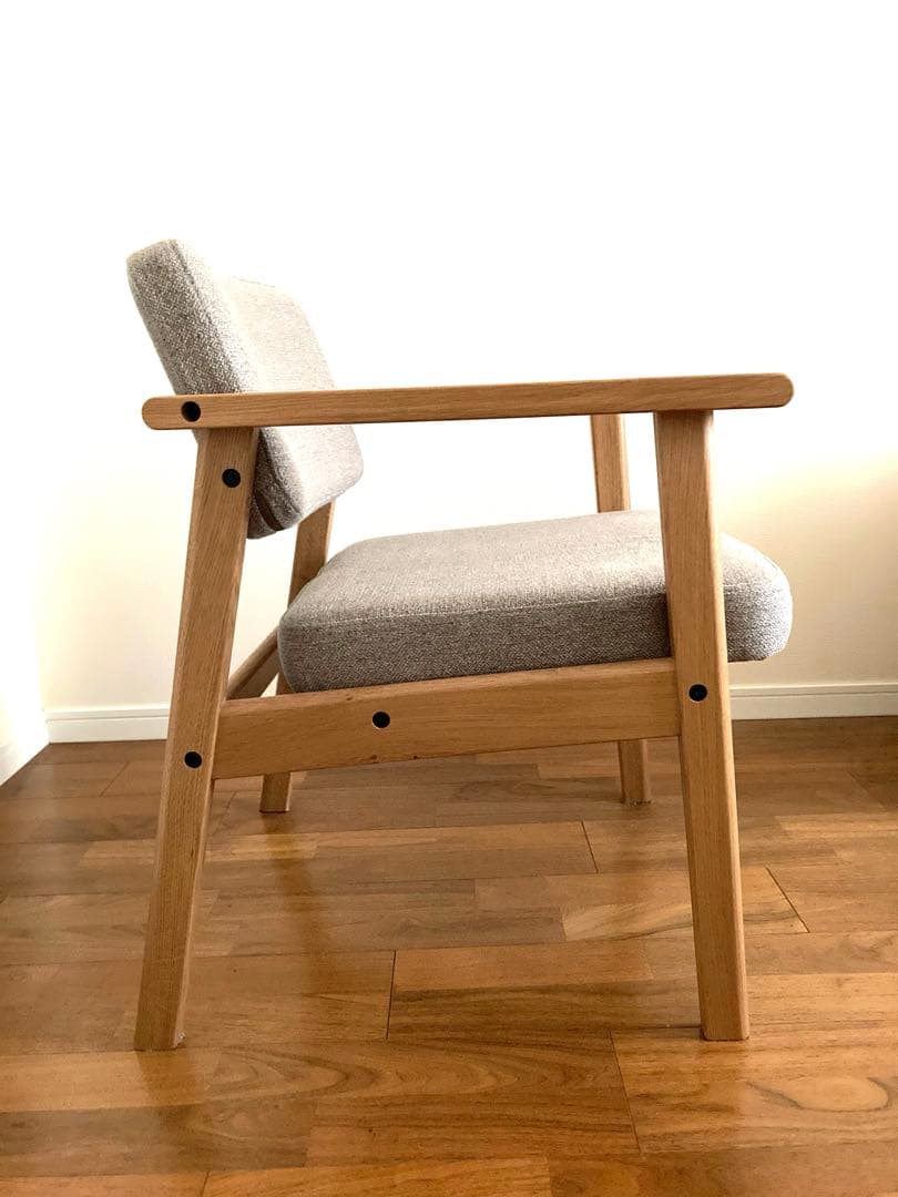 【美品】～間もなく出品終了～無印良品　木製アームチェア　張地：ライトブラウン