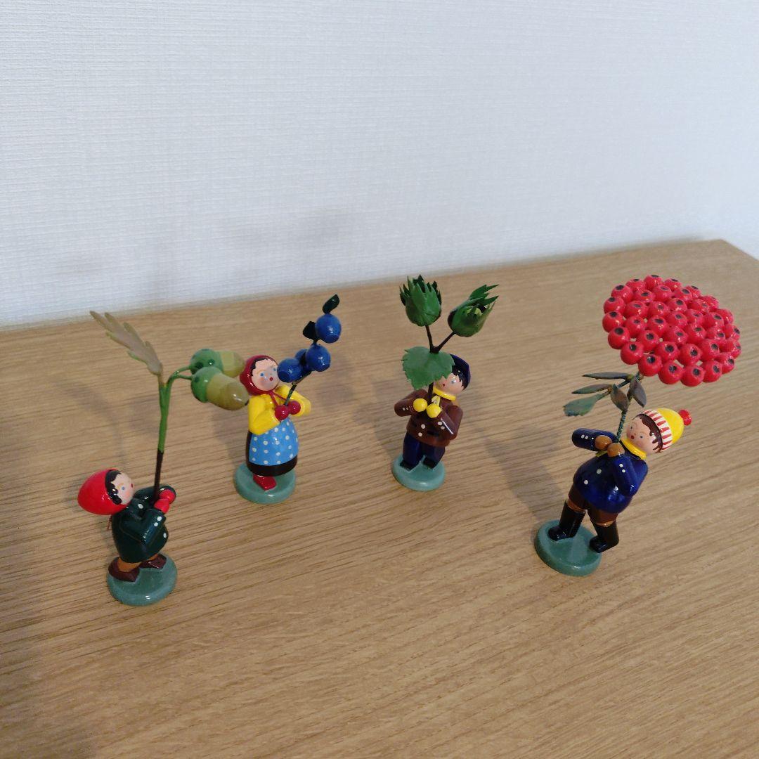 ドイツ木製人形　ブルーメンキンダー秋冬