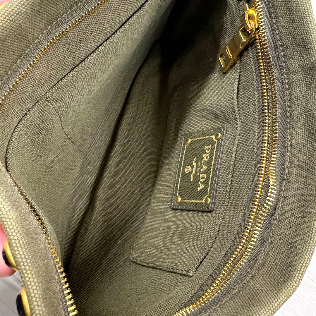 PRADA カナパ　CANAPA クラッチバッグ　ビジュースタッズ