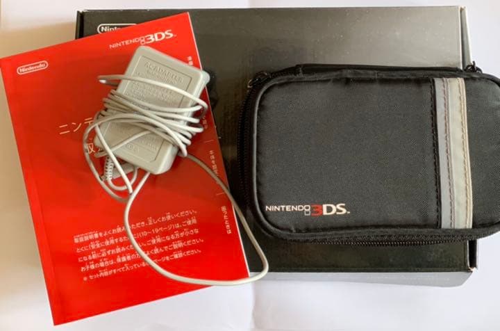 【フル装備(取説&専用箱&充電器付き)・美品】ニンテンドー3DS コスモブラック