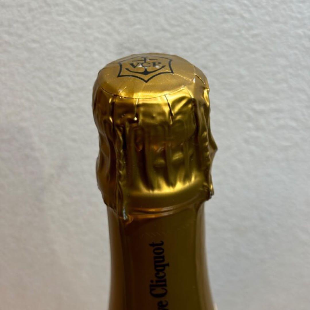 NA4837 4686 Veuve Clicquot ヴーヴクリコ イエロー