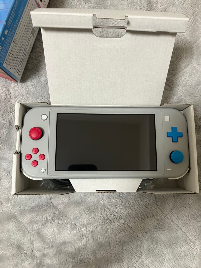 ニンテンドースイッチライト　ザシアン　ザマゼンタ