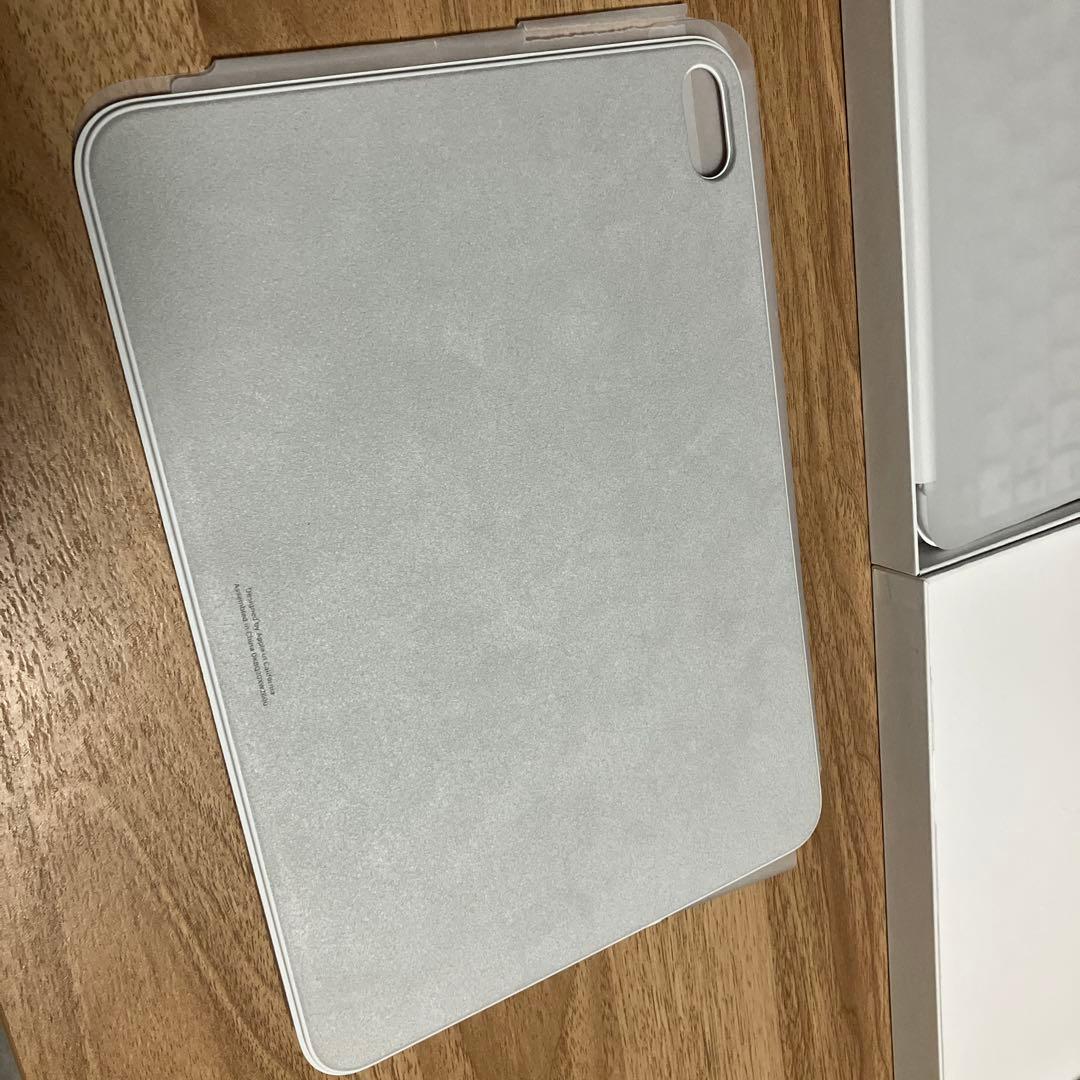 iPad Magic Keyboard Folio キーボード　カバー　白色