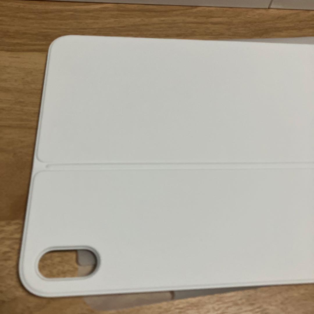 iPad Magic Keyboard Folio キーボード　カバー　白色