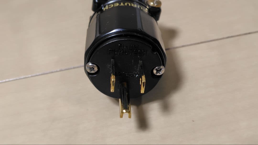 OYAIDE ケーブル FURUTECHプラグ 電源ケーブル約1mです。