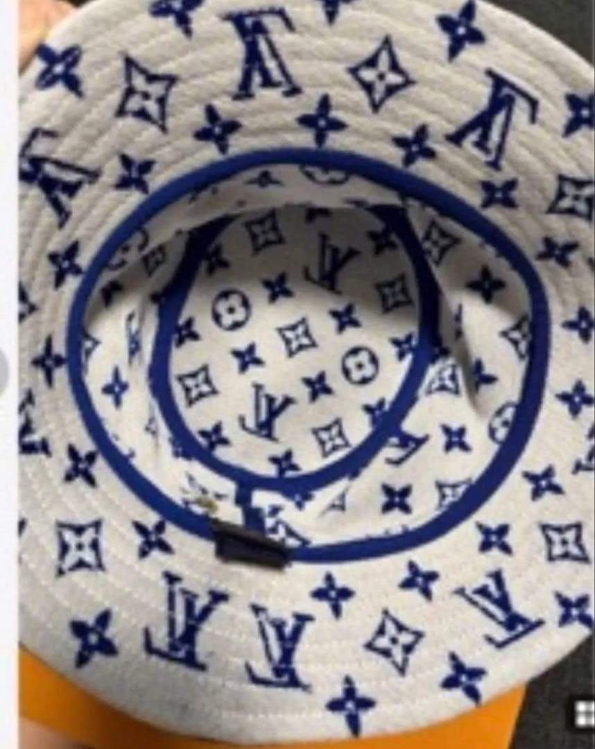 値下げしましたLouis Vuitton バケットハット 青&白リバーシブル可能