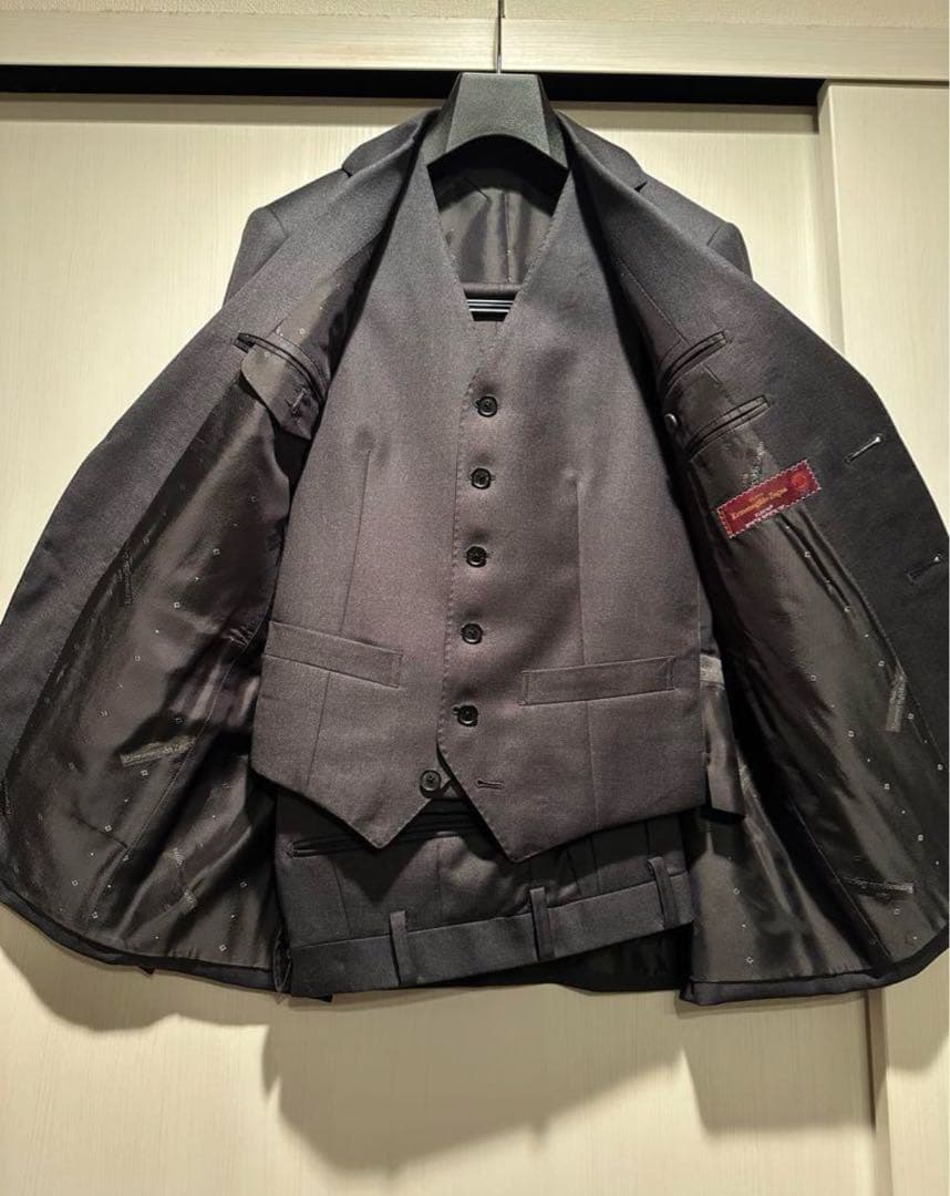 【定価約35万円】Zegna チャコールグレー スリーピース 46size