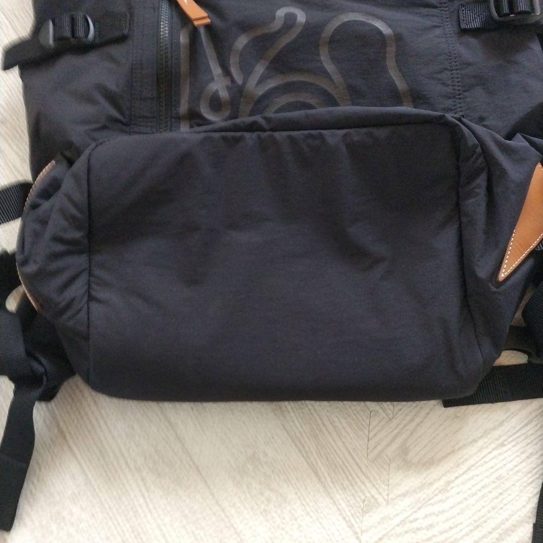 ロエベ リサイクルナイロンロールトップ バックパック