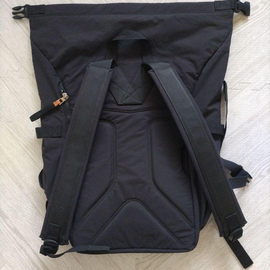 ロエベ リサイクルナイロンロールトップ バックパック