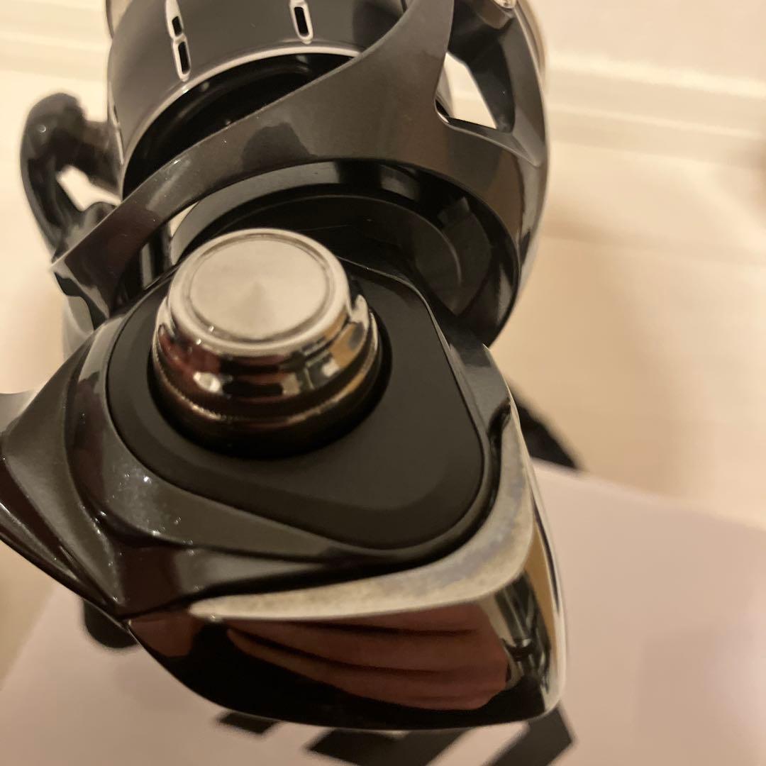 ダイワ　LUVIAS LT2000S-P スピニングリール