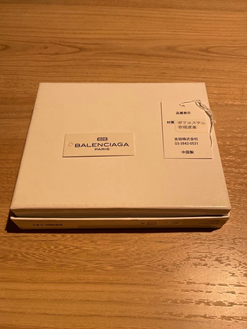 新品未使用　BALENCIAGA バレンシアガライセンスレザー　折り財布
