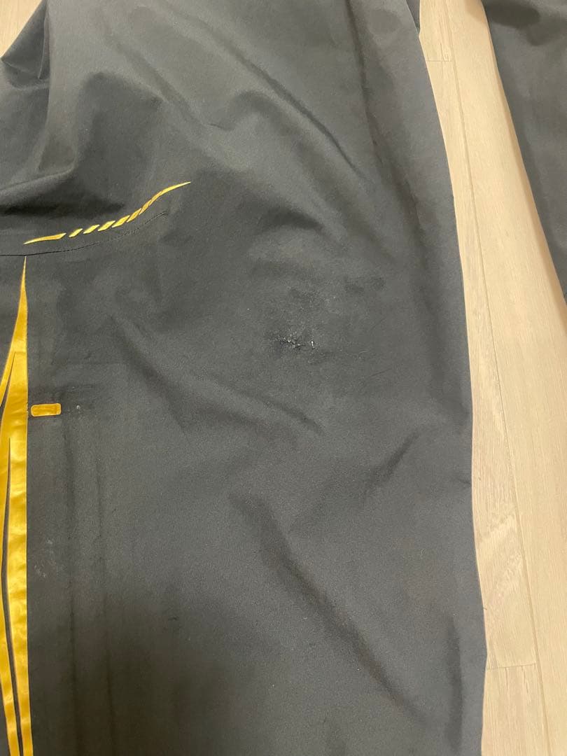 ダイワ　トーナメント　GORE-TEX レインスーツＭサイズ