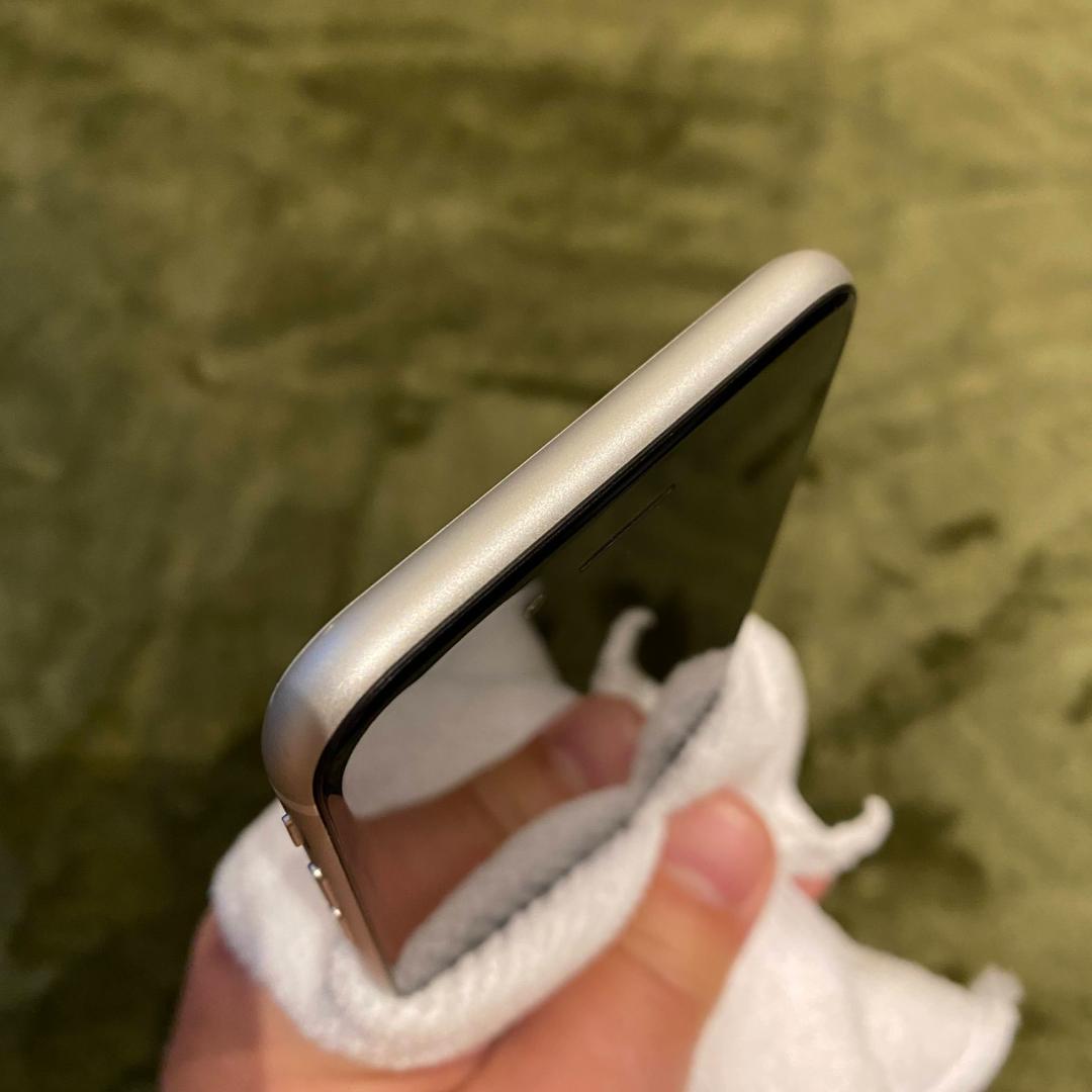 【128GB】iPhone SE 第2世代 ホワイト SIMフリー