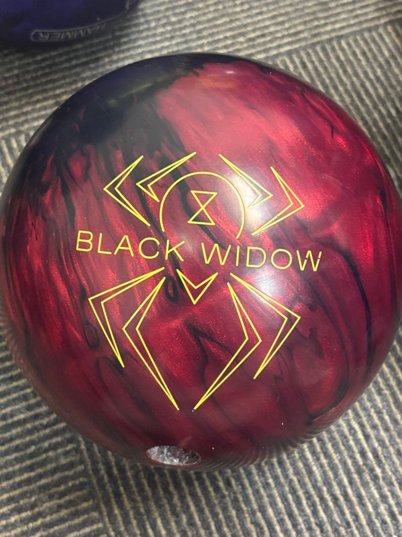 BLACK WIDOW ボウリングボール