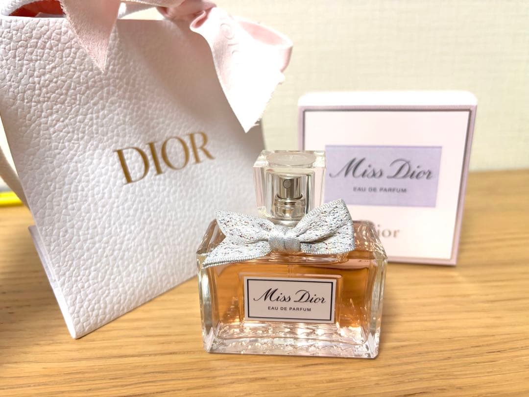 ミス ディオール オードゥ パルファン 50ml ギフトバッグ付き