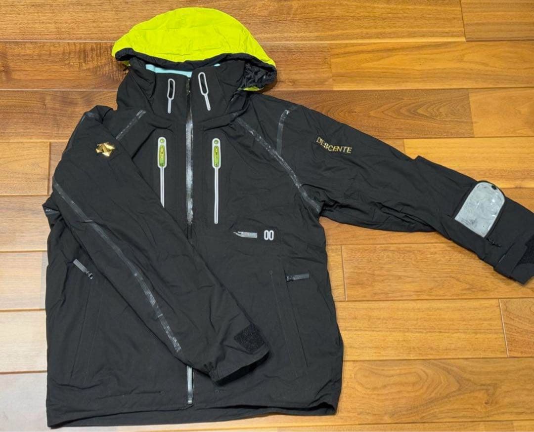 DESCENTE デサントメイト　スキーウェア　上下　スノーウェア限定セール中