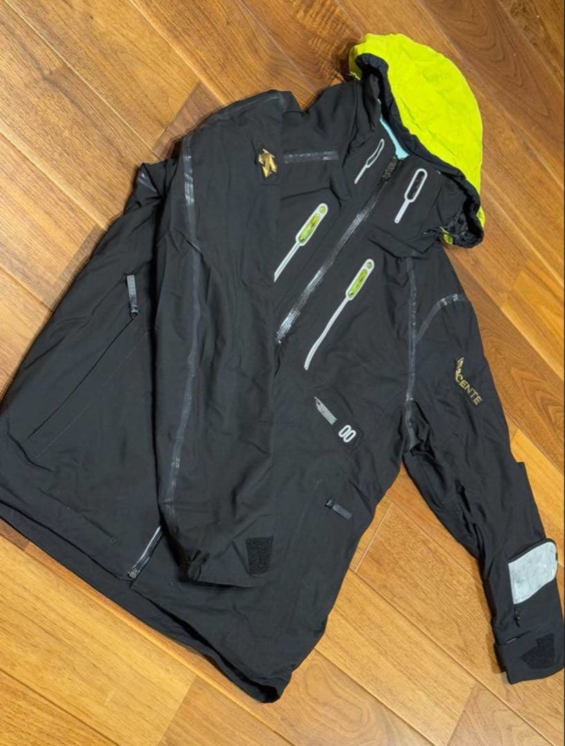 DESCENTE デサントメイト　スキーウェア　上下　スノーウェア限定セール中