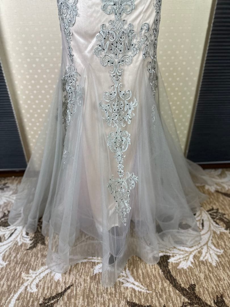 シルバー ベージュビーズ刺繍 フィット＆フレアドレス