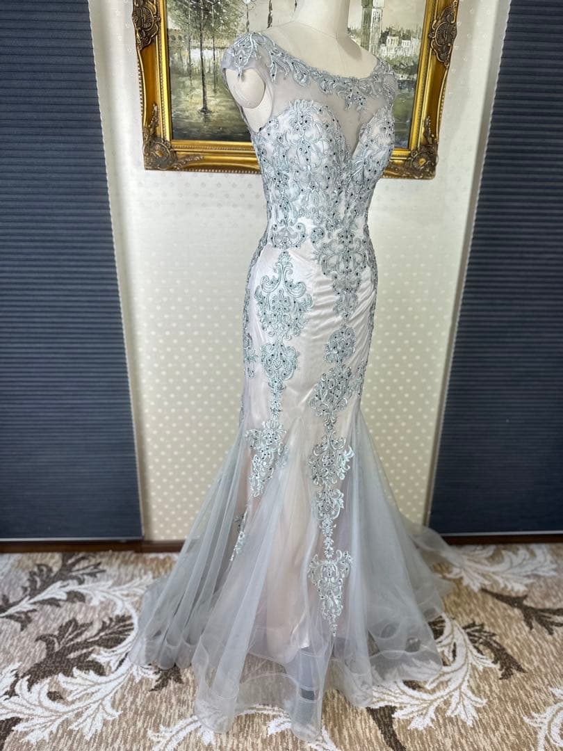 シルバー ベージュビーズ刺繍 フィット＆フレアドレス