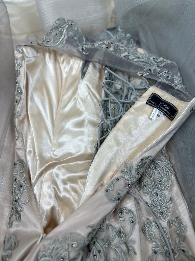 シルバー ベージュビーズ刺繍 フィット＆フレアドレス