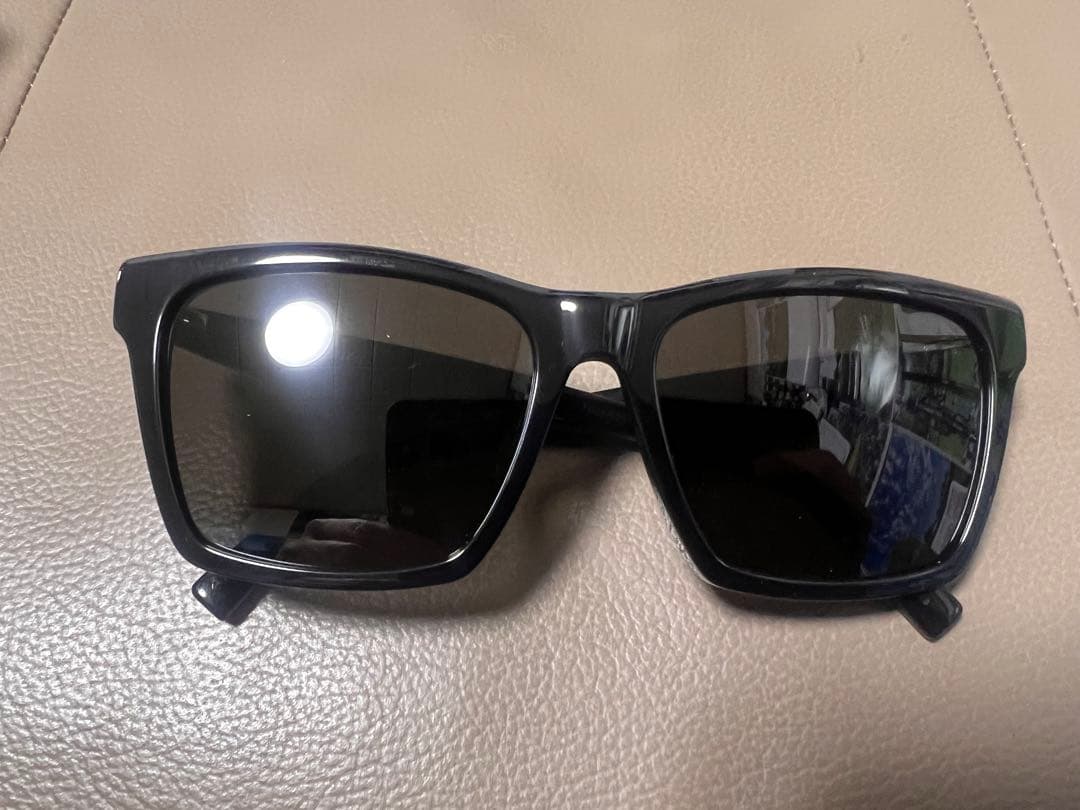 H*7様 Saint Laurent ブラック サングラス