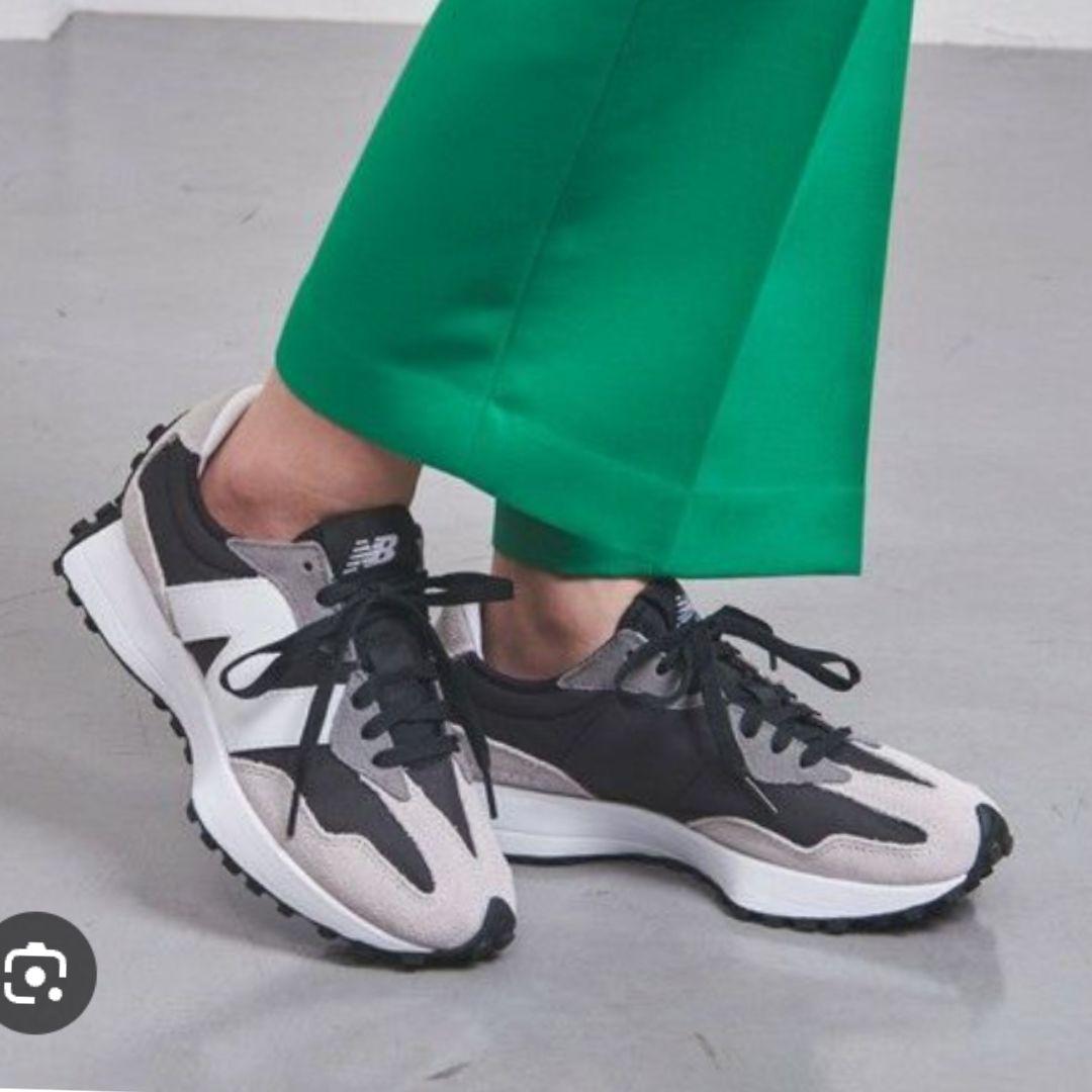 ニューバランススニーカー　MS327 23.5cm　ブラック