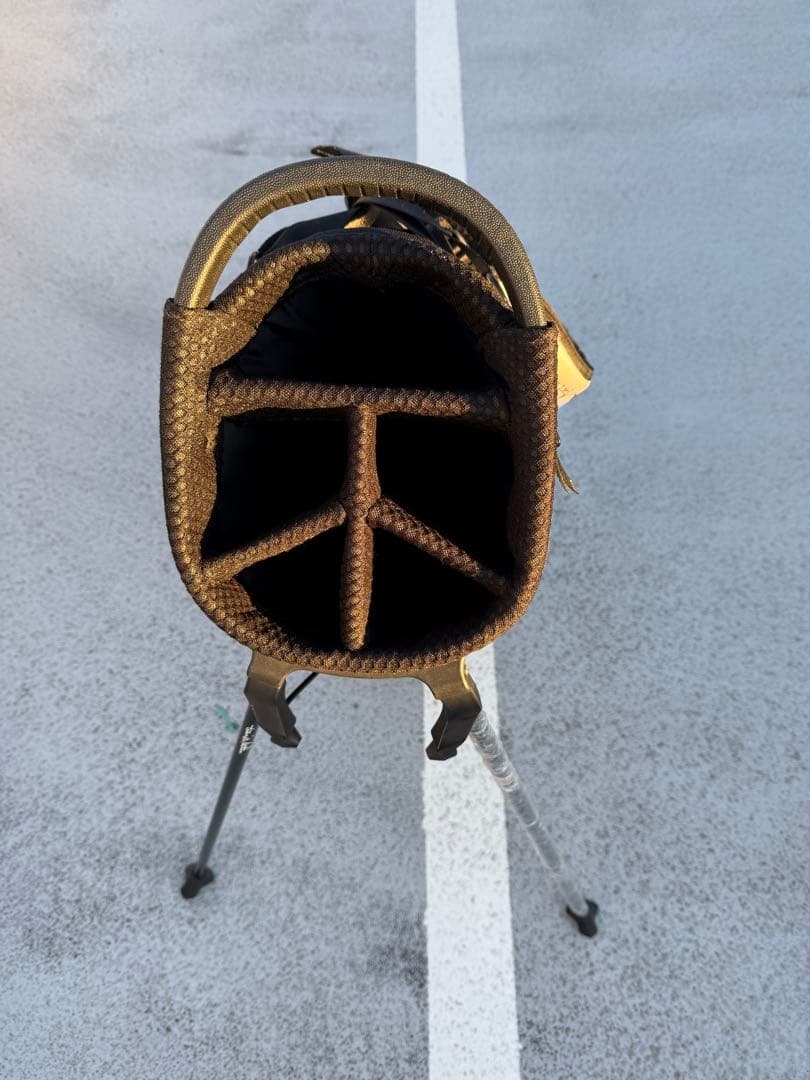 トラビスマシュー　キャディバック