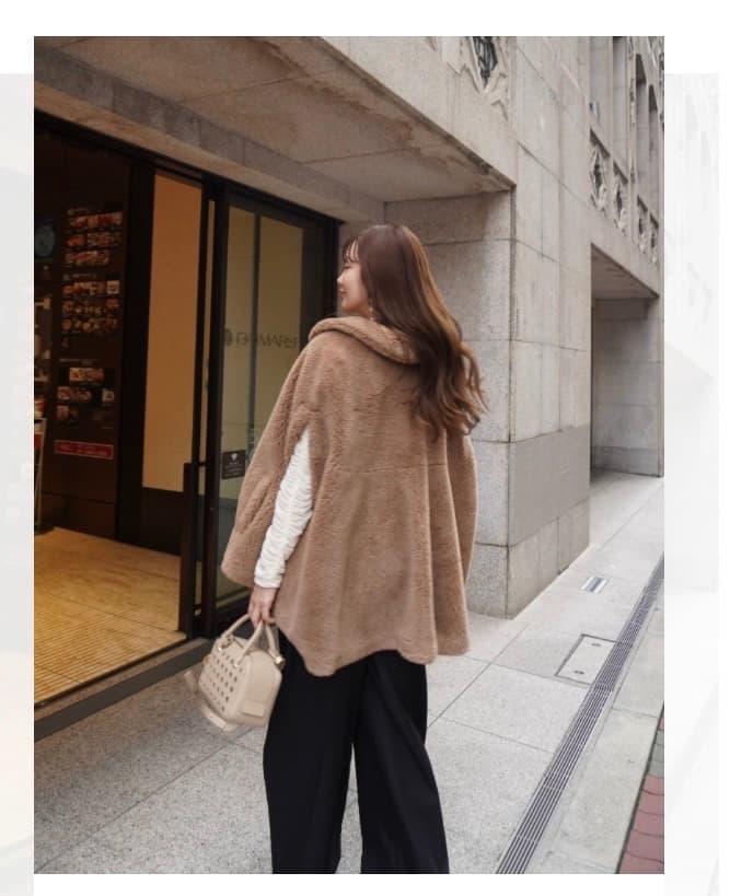 ジャケット・アウター HYEON ted cape / camel